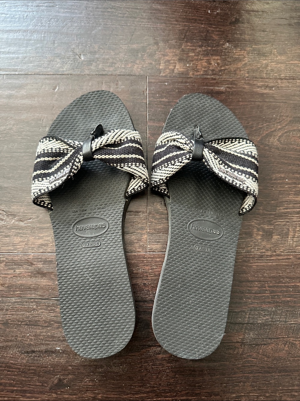 Havaianas Black Slide Sandals with Black and White Bow